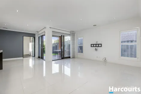 Property photo of 9 Shanahans Drive Cranbourne North VIC 3977