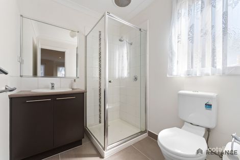 Property photo of 33 Bangalay Drive Brookfield VIC 3338