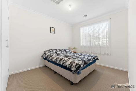 Property photo of 33 Bangalay Drive Brookfield VIC 3338