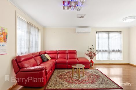 Property photo of 8 Kinterbury Drive Kings Park VIC 3021