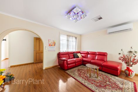 Property photo of 8 Kinterbury Drive Kings Park VIC 3021