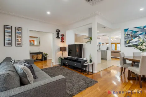 Property photo of 130 Leamington Street Reservoir VIC 3073