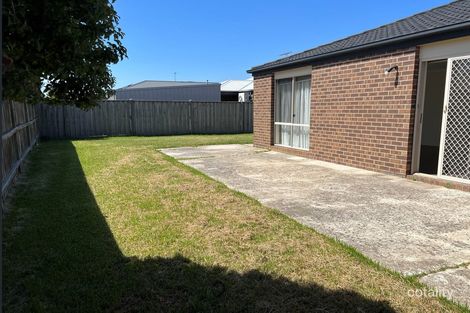 Property photo of 3 Peisley Crescent Cranbourne East VIC 3977