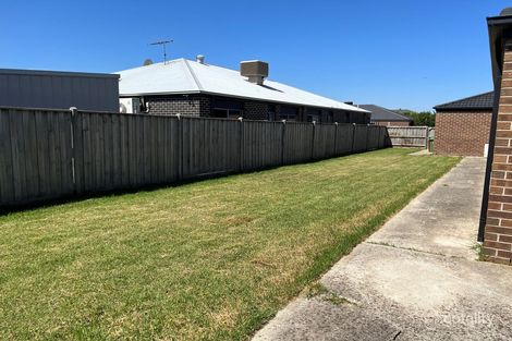 Property photo of 3 Peisley Crescent Cranbourne East VIC 3977