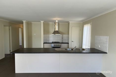 Property photo of 3 Peisley Crescent Cranbourne East VIC 3977
