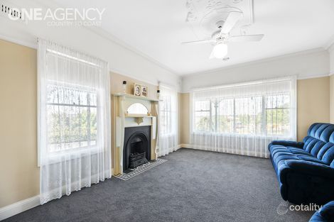 Property photo of 74 Grange Crescent Warragul VIC 3820