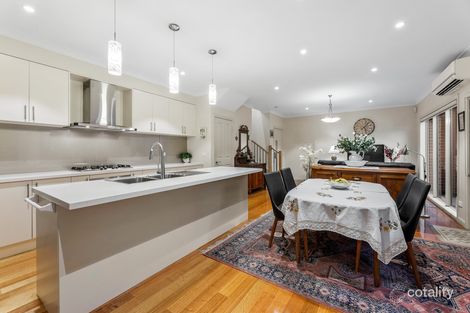 Property photo of 2/110 Parer Street Burwood VIC 3125