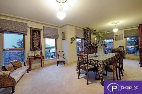 Property photo of 15 Andval Court Berwick VIC 3806