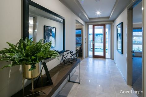 48 Seahawk Cres, Clyde North, VIC 3978