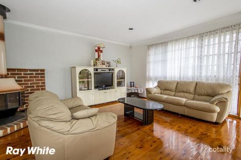 Property photo of 11 Citrine Close Bossley Park NSW 2176