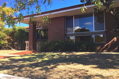 73a Wood St, White Gum Valley, WA 6162