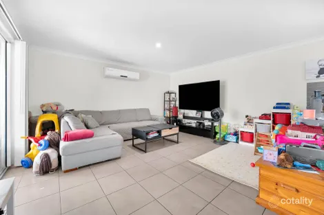 Property photo of 1 Earleham Court Pimpama QLD 4209