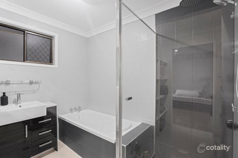 Property photo of 5 Ham Road Mansfield QLD 4122