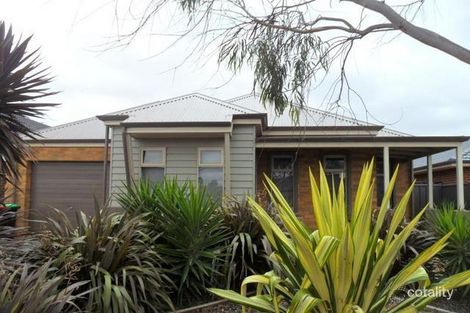 Property photo of 39 Pro Hart Way Caroline Springs VIC 3023