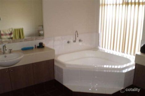Property photo of 12 Canton Vista Canning Vale WA 6155