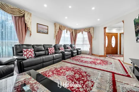 Property photo of 18 Legend Court Hallam VIC 3803