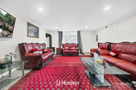 Property photo of 18 Legend Court Hallam VIC 3803