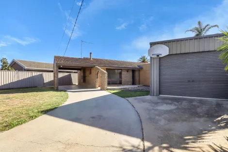 229 Hetherington St, Deniliquin, NSW 2710