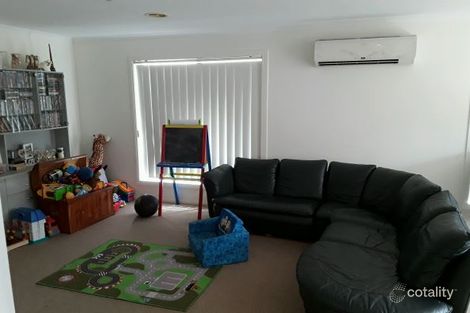 Property photo of 10 Genoa Grove Pakenham VIC 3810