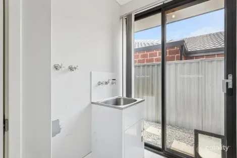 Property photo of 15 Bomere Chase Aveley WA 6069