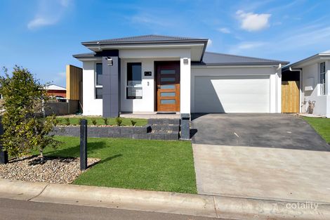 16 Ruthven St, Bradbury, NSW 2560