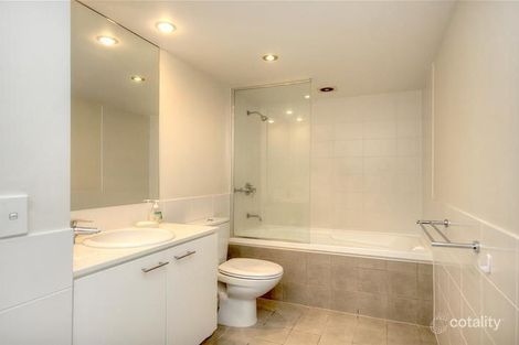 Property photo of 2206/33 T E Peters Drive Broadbeach Waters QLD 4218