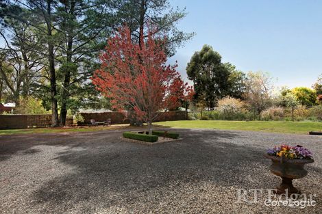 Property photo of 2 Glenns Court Woodend VIC 3442