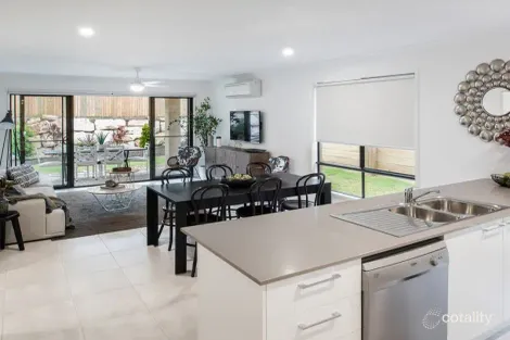 Property photo of 34 Munthari Drive Berrinba QLD 4117