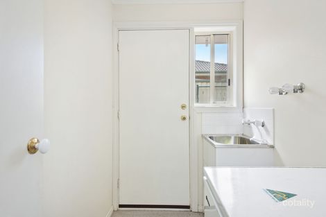 Property photo of 1/5 Hocking Avenue Canadian VIC 3350