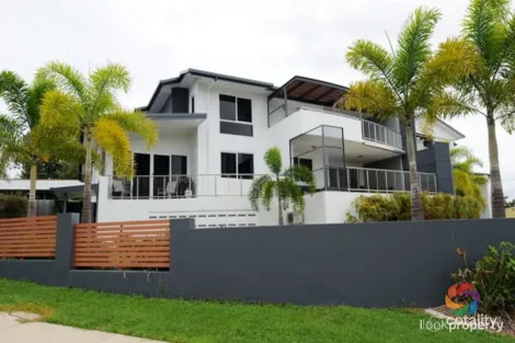 4/1 Beach Ave, Tannum Sands, QLD 4680