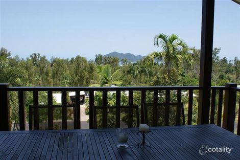 Property photo of 11 Dunkalli Crescent Wongaling Beach QLD 4852