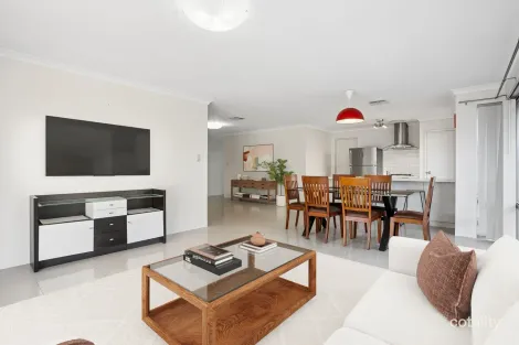 Property photo of 8 Lomas Circle Ellenbrook WA 6069