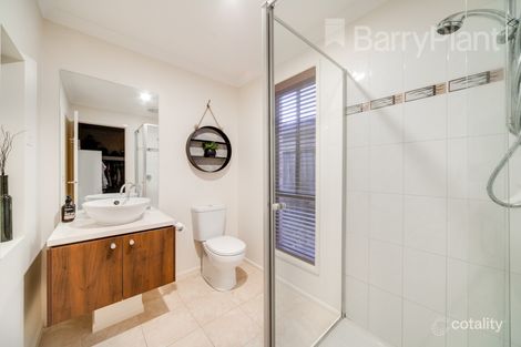 Property photo of 20 Greendale Boulevard Pakenham VIC 3810