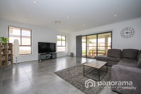 Property photo of 16 Coates Drive Kelso NSW 2795