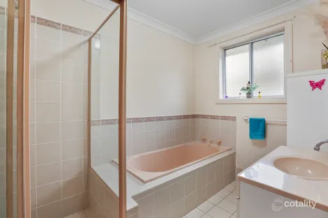 Property photo of 51 Antrim Avenue Warilla NSW 2528