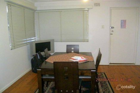 33 Moreton Ave, Kingsgrove, NSW 2208