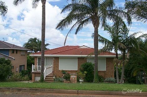 4 Parklands Ave, Port Macquarie, NSW 2444