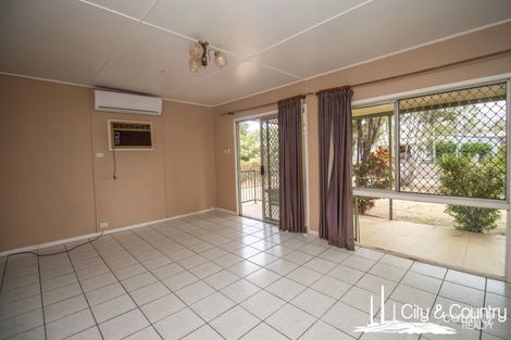 55 Deighton St, Mornington, QLD 4825