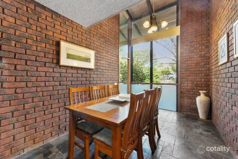 Property photo of 20 Paxton Drive Glen Waverley VIC 3150