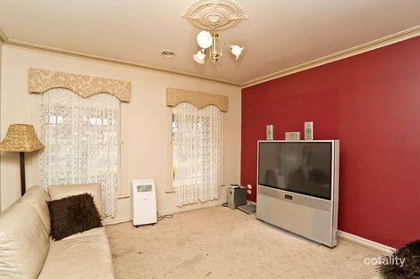 Property photo of 19 Longhurst Crescent Hillside VIC 3037