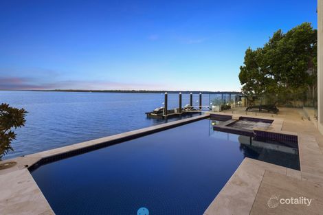 8 Knightsbridge Pde E, Paradise Point, QLD 4216