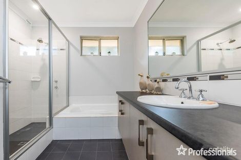 Property photo of 3/25 Range View Road High Wycombe WA 6057