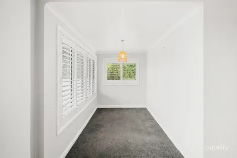 Property photo of 110 Griffith Street Mannering Park NSW 2259