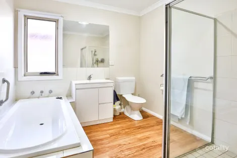 Property photo of 8 Golden Grove Red Cliffs VIC 3496