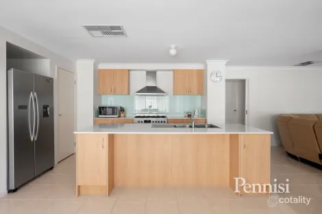 Property photo of 25 Dalray Crescent Kurunjang VIC 3337