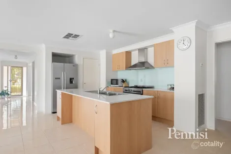Property photo of 25 Dalray Crescent Kurunjang VIC 3337