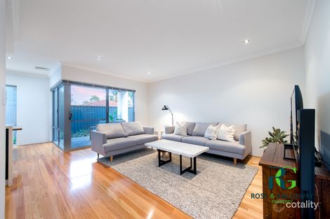 Property photo of 4/8 Bridges Road Melville WA 6156