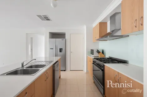 Property photo of 25 Dalray Crescent Kurunjang VIC 3337