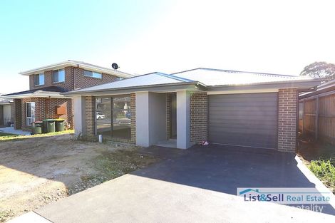 Property photo of 33 Kingsbury Street Airds NSW 2560