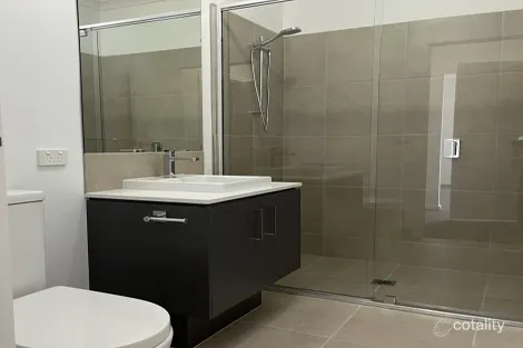 Property photo of 2 Heather Street Hamlyn Heights VIC 3215